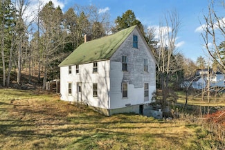 66 Chapel St, Wakefield, NH 03872