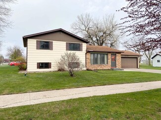 1765 Viking Rd, Worthington, MN 56187