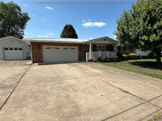 216 Oak St, New Haven, WV 25265