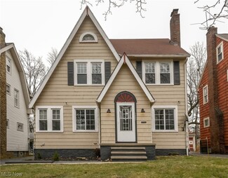 1007 Rushleigh Rd, Cleveland, OH 44121
