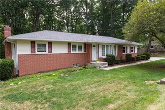 8450 Shadyview Ave NW, Clinton, OH 44216