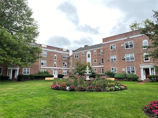 221 Middle Neck Rd Unit H2, Great Neck, NY 11021
