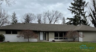 4328 Brittany Rd, Ottawa Hills, OH 43615