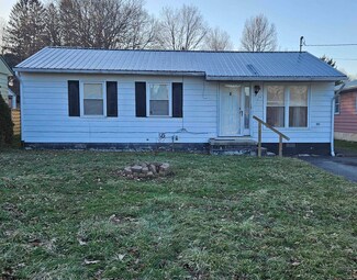 77 N Hice St, Belington, WV 26250