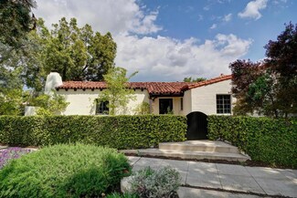 1150 Wotkyns Dr, Pasadena, CA 91103