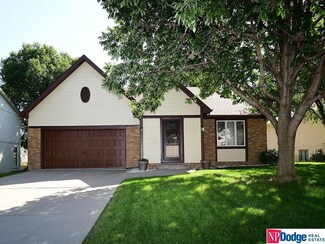 305 Pierce St, Papillion, NE 68046