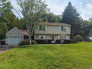 42 Meadowlark Rd, Enfield, CT 06082