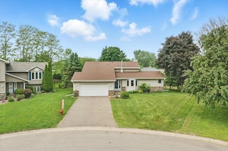 5492 Golfview Place N, Saint Paul, MN 55128