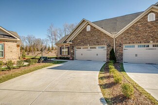2914 York Place Dr NE, Walkertown, NC 27051