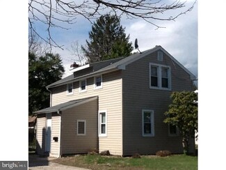 521 Melbourne Ave, Beverly, NJ 08010