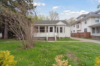 715 W Holmes Rd, Lansing, MI 48910