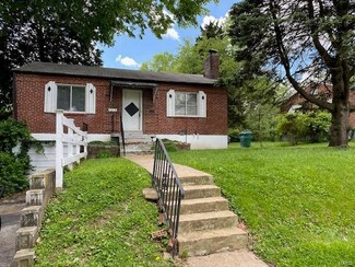 2012 Park Ln, Saint Louis, MO 63136