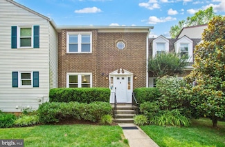 7862 Heatherton Ln, Potomac, MD 20854