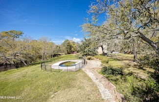 0 Ladnier Rd, Gautier, MS 39553