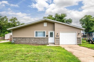 1511 Saratoga St, Pekin, IL 61554