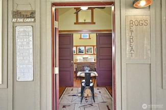 16 School House Rd, Cathlamet, WA 98612