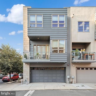 707 S 15th St, Philadelphia, PA 19146