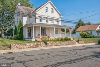 544 Dotts St, Pennsburg, PA 18073