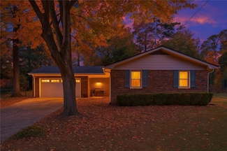 2577 Glen Cir, Lawrenceville, GA 30044