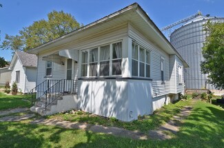 230 W Johnson St, Utica, IL 61373