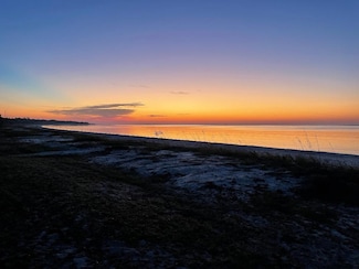 580 Gulf Shore Dr, Carrabelle, FL 32322