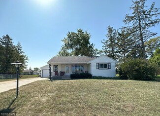 715 Country Club Rd, Sauk Centre, MN 56378