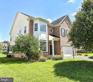 46058 Earle Wallace Cir, Sterling, VA 20166