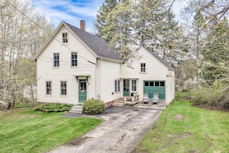 8 Park St, Camden, ME 04843