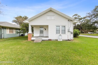 517 S Poydras St, Breaux Bridge, LA 70517