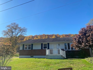 1660 Waterview Ln, Upper Black Eddy, PA 18972