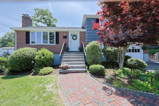 61 Colwell Dr, Dedham, MA 02026
