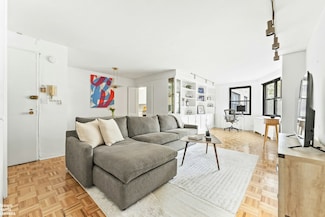 245 E 25th St Unit 5A, New York, NY 10010