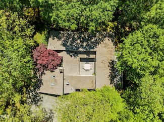 7522 Kennebec Dr, Chapel Hill, NC 27517
