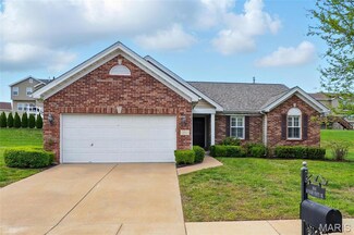 3843 Riverside Pointe Dr, Florissant, MO 63034
