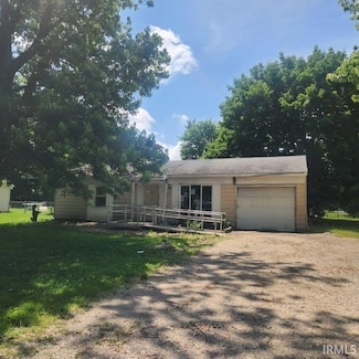 1823 Cambridge Dr, Warsaw, IN 46580