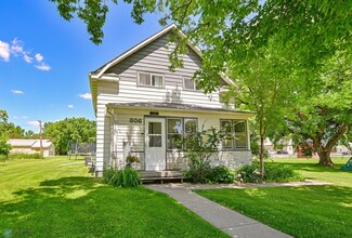 806 8th St, Portland, ND 58274