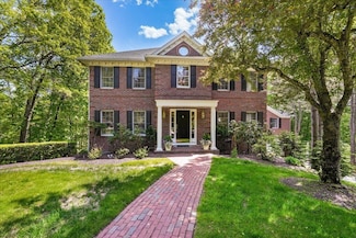 373 Whitford St, Manchester, NH 03104