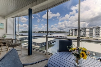 183 Upper Monarch Cove Dr Unit 2E, Lake Ozark, MO 65049