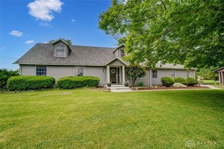 1631 Bending Tree Dr, New Carlisle, OH 45344