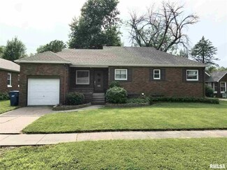 224 N Grove St, Walcott, IA 52773