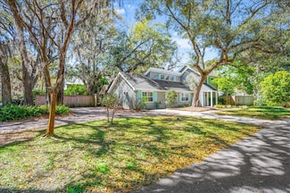 241 Broadway St, Saint Simons Island, GA 31522