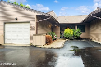 24 Ellsworth Ct Unit 115B, Red Bank, NJ 07701