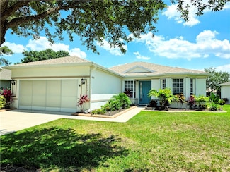 1332 Shoreline Cir, Sebastian, FL 32958