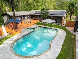 3025 Creek Ct NE, Roswell, GA 30075