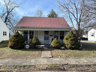 307 NE 2nd St, Fairfield, IL 62837