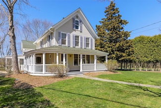 25105 Main Rd, Orient, NY 11957
