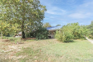 200 W 6th St, Dixon, MO 65459