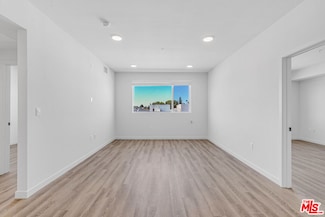 10824 Blix St Unit 407, North Hollywood, CA 91602