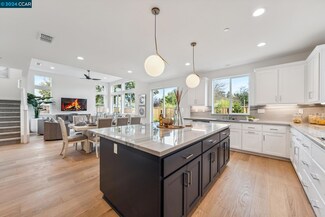 1022 Heckmann Ln, Concord, CA 94518