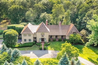 41 Linden Ln, Mount Kisco, NY 10549